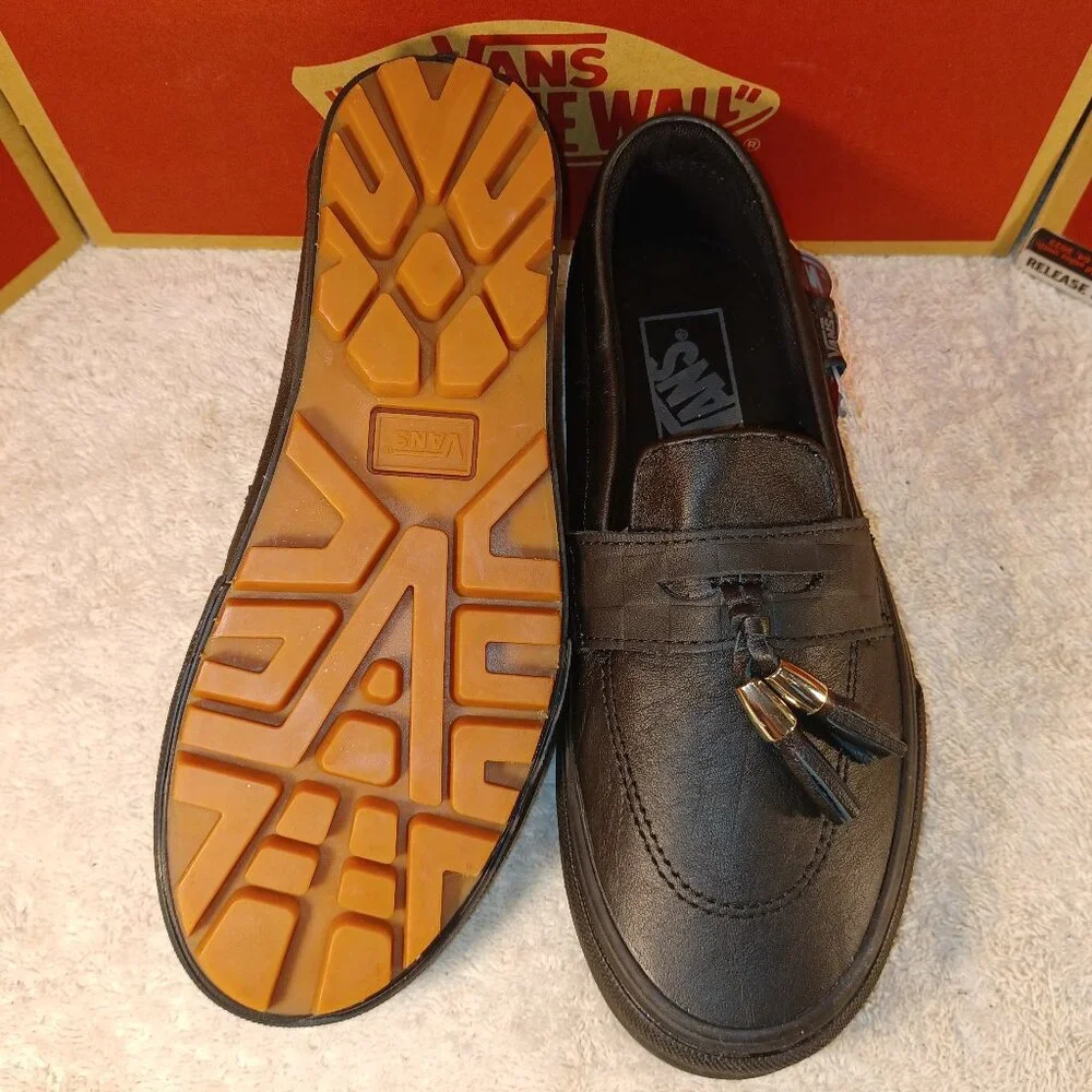 Vans Men's 4/Women's 5.5 Style 53 Slip On Black Leather With Tassles